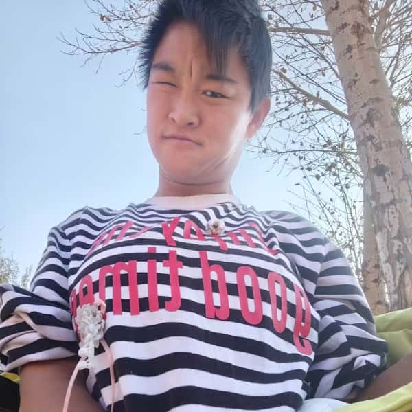 内蒙古24岁单身美女真诚找对象-洛阳征婚相亲网